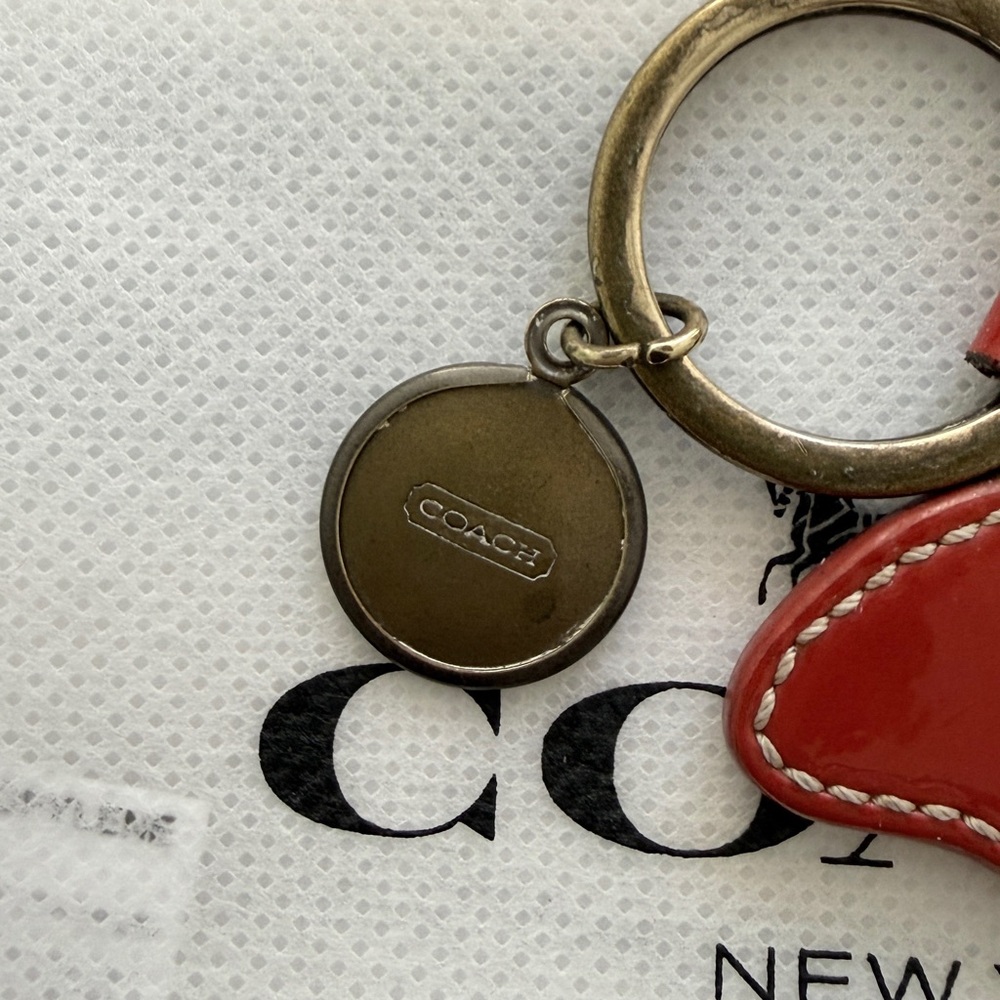 Vintage Coach Embossed Sig C Red Patent Leather Butterfly Keyring/ Bag Charm - Picture 4 of 5